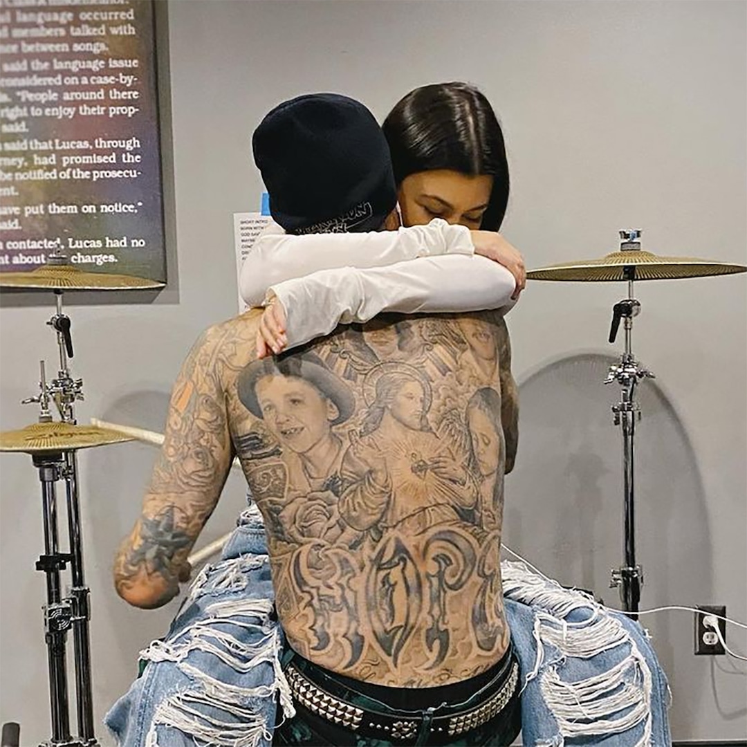 Kourtney Kardashian & Travis Barker Get Naughty on Tour Kourtney Kardashian & Travis Barker Get Naughty on Tour